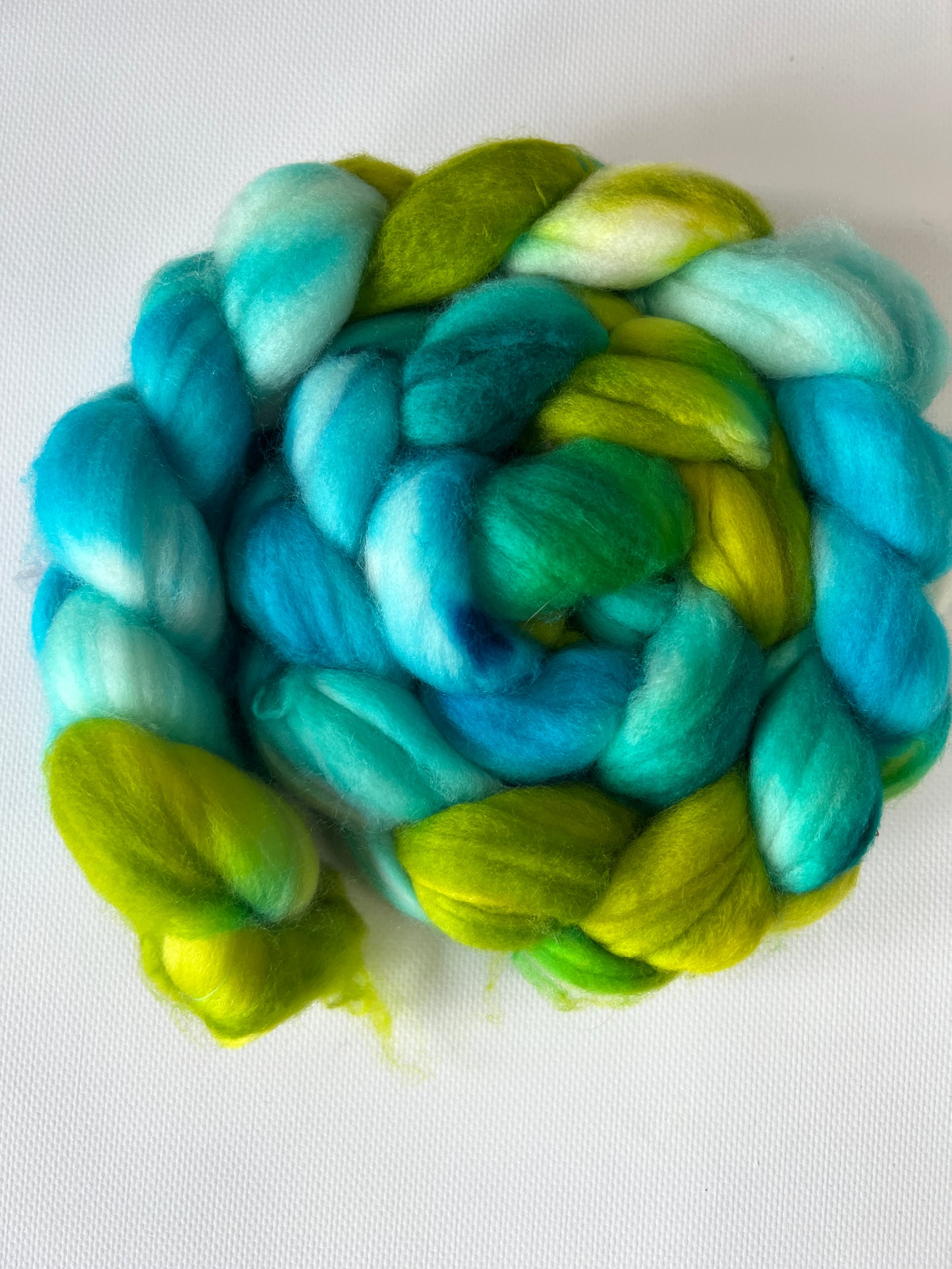 Ocean Side - Hand Dyed - 19.5 micron 100% Superwash Merino Top - Okanagan Dye Works